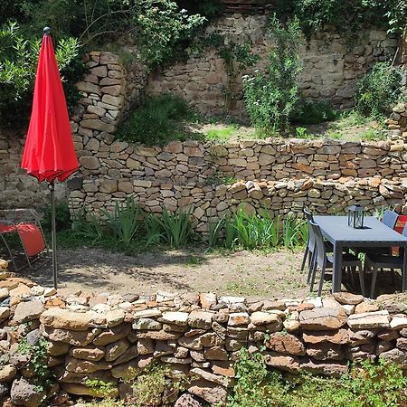 Les Insolites De Champeix Buitenkant foto